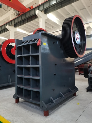 110kW 모터 파워 110-320tph 용량의 석회암 턱 분쇄기 제조업체