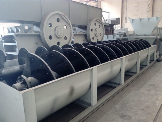 모터 전력 11-18.5kw 내 T / H 100-350tph 용량의 나선 모래 세척기
