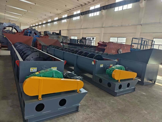 모터 전력 11-18.5kw 내 T / H 100-350tph 용량의 나선 모래 세척기