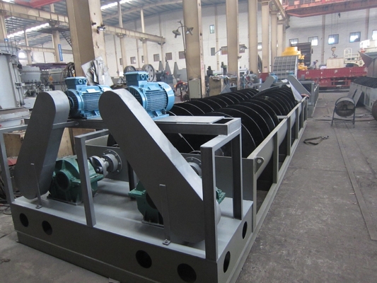모터 전력 11-18.5kw 내 T / H 100-350tph 용량의 나선 모래 세척기